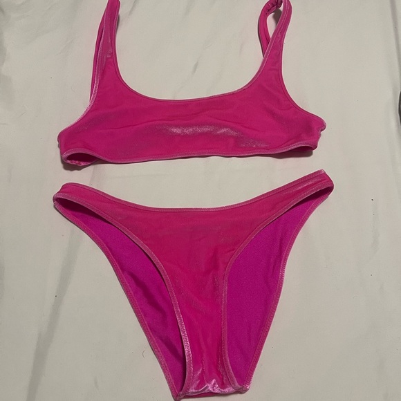 Triangl Swimwear Pink Velvet Bikini Top - Picture 1 of 3